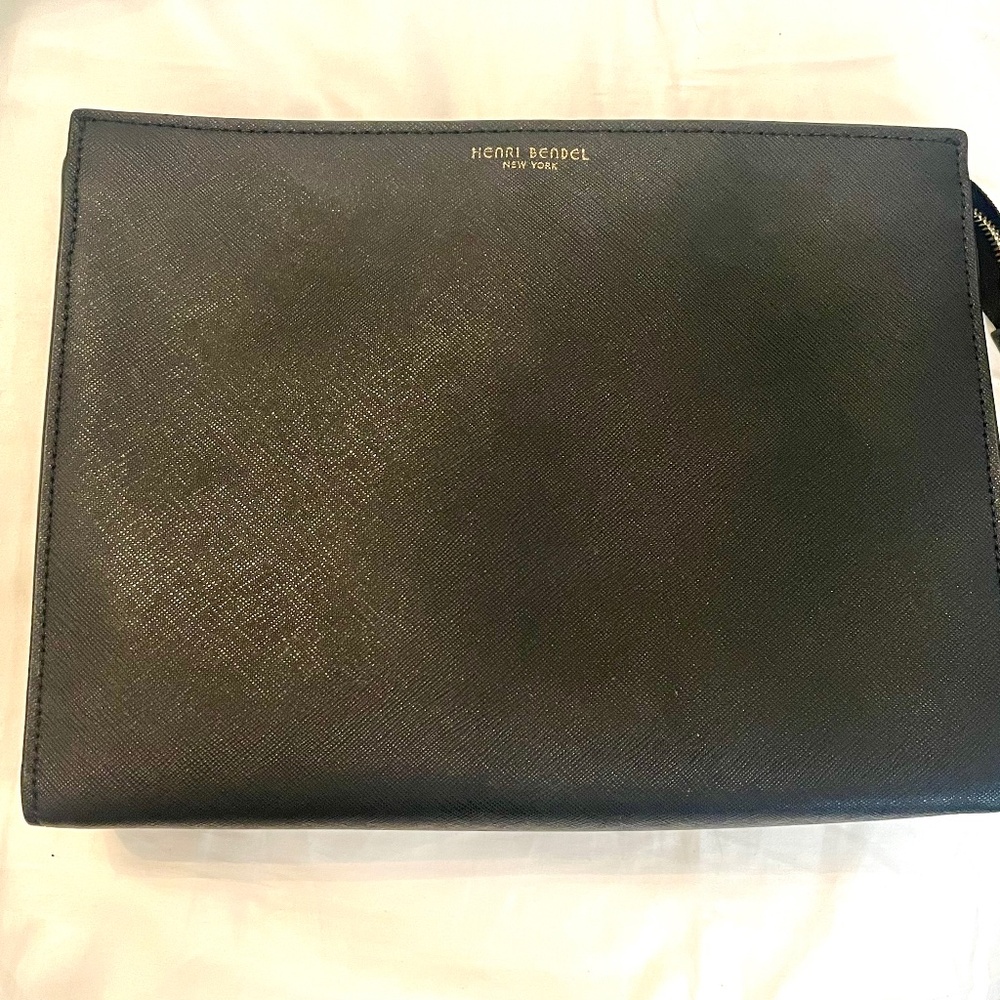 ✨ Henri Bendel New York Black Saffiano Leather Clutch Pouch